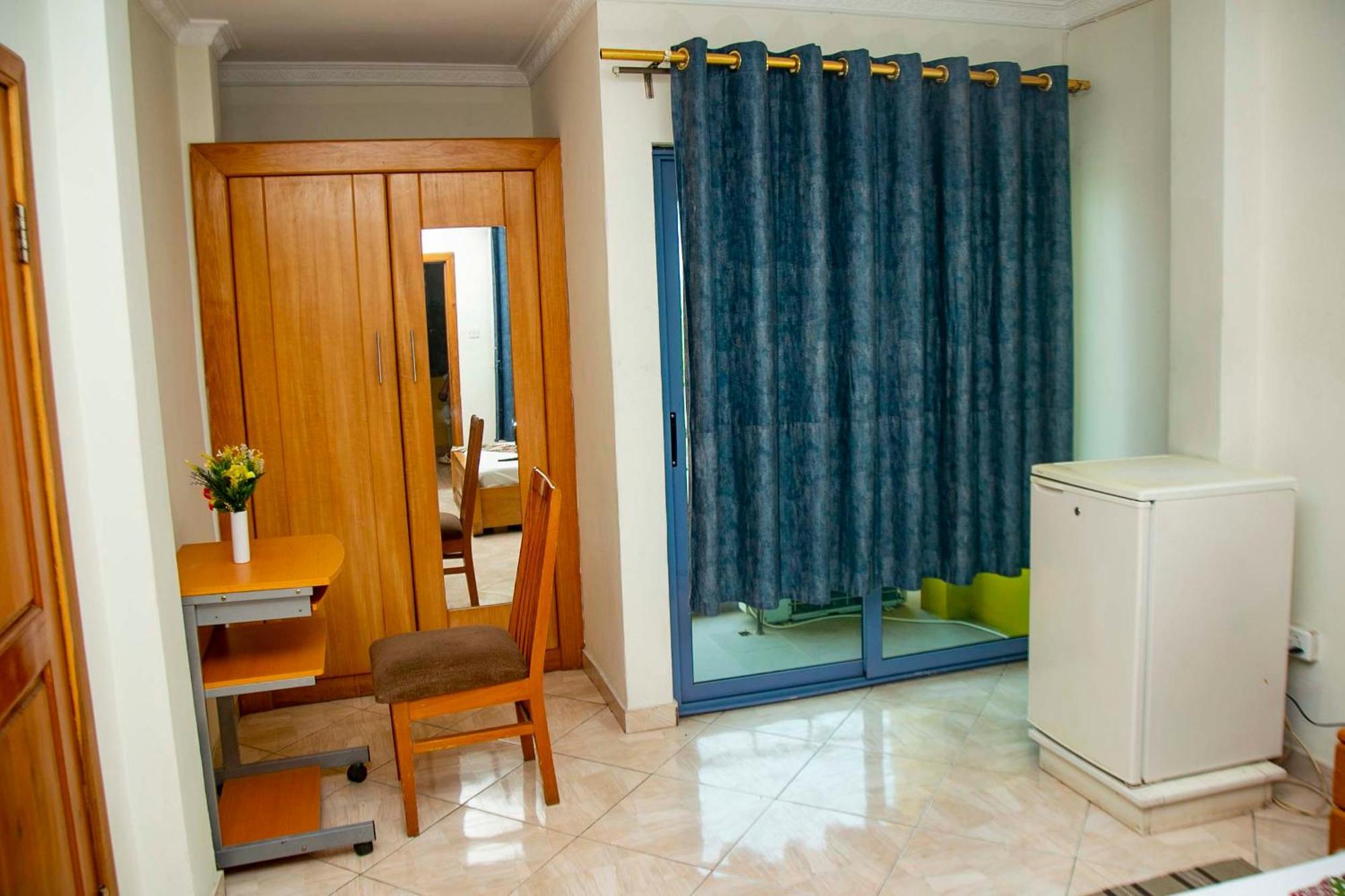 Brookvale Hotel Weija 外观 照片