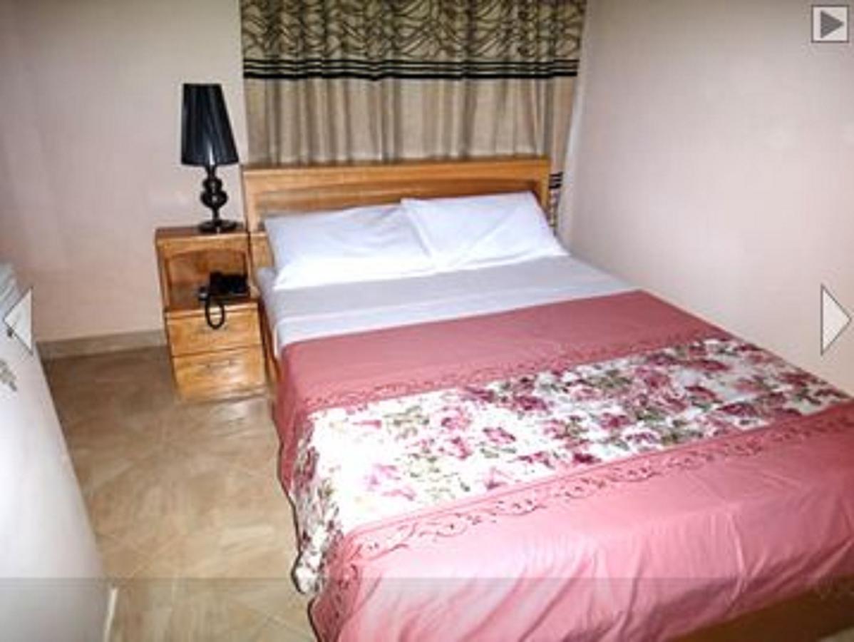 Brookvale Hotel Weija 外观 照片