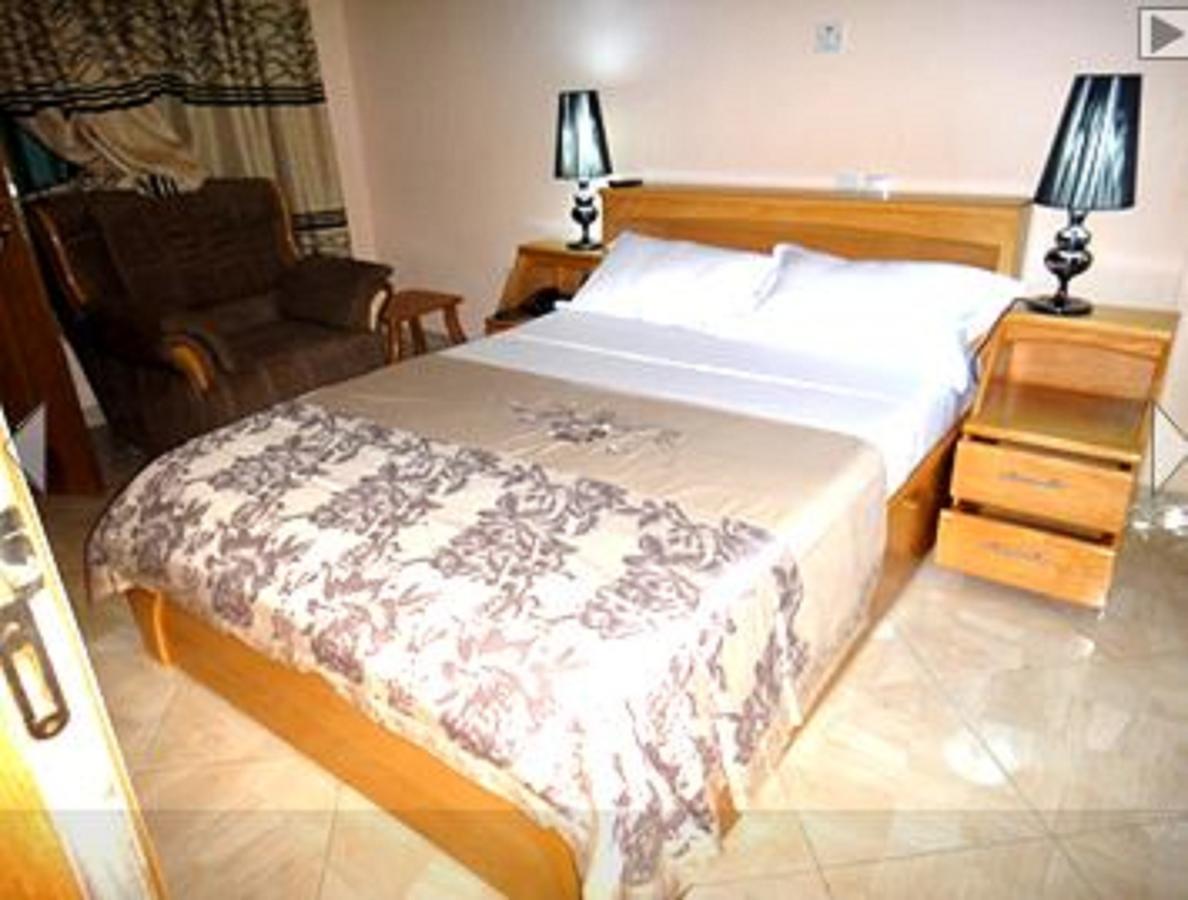 Brookvale Hotel Weija 外观 照片
