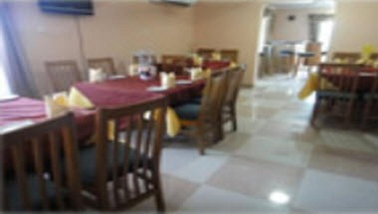 Brookvale Hotel Weija 外观 照片