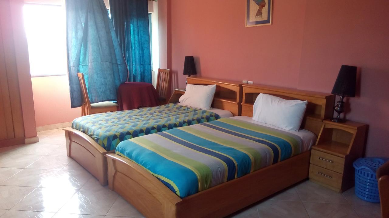 Brookvale Hotel Weija 外观 照片